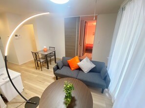 202 (3p) | Living area - Everynet Shinjuku by Tranova (Tokyo)