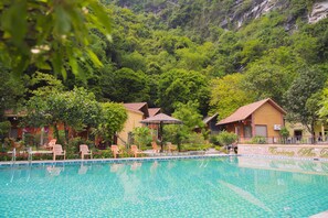 Outdoor pool - Tràng An Hometown Homestay (Hoa Lu)