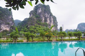 Outdoor pool - Tràng An Hometown Homestay (Hoa Lu)