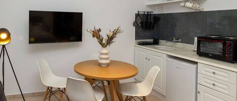 Luxury Studio | Private kitchenette