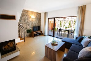 TV - Holiday home on the beach (Dzwirzyno)