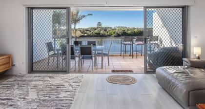Discover the ultimate coastal retreat at this spacious holiday apartment!