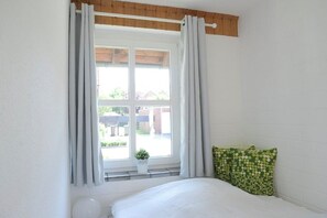 2 bedrooms, Internet, bed sheets - Keplers Ferienwohnung, 1-4 Pers (Steinfurt)