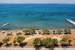 Beach - Directly before the sea.Direkt vor dem Meer (Vouliagmeni)