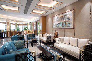 Coin salon dans le hall