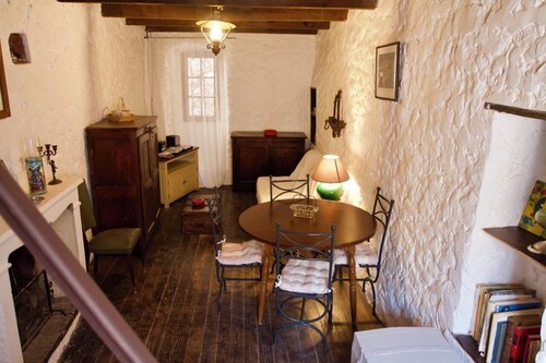 Maison de Village. Animaux de Compagnie Accepter