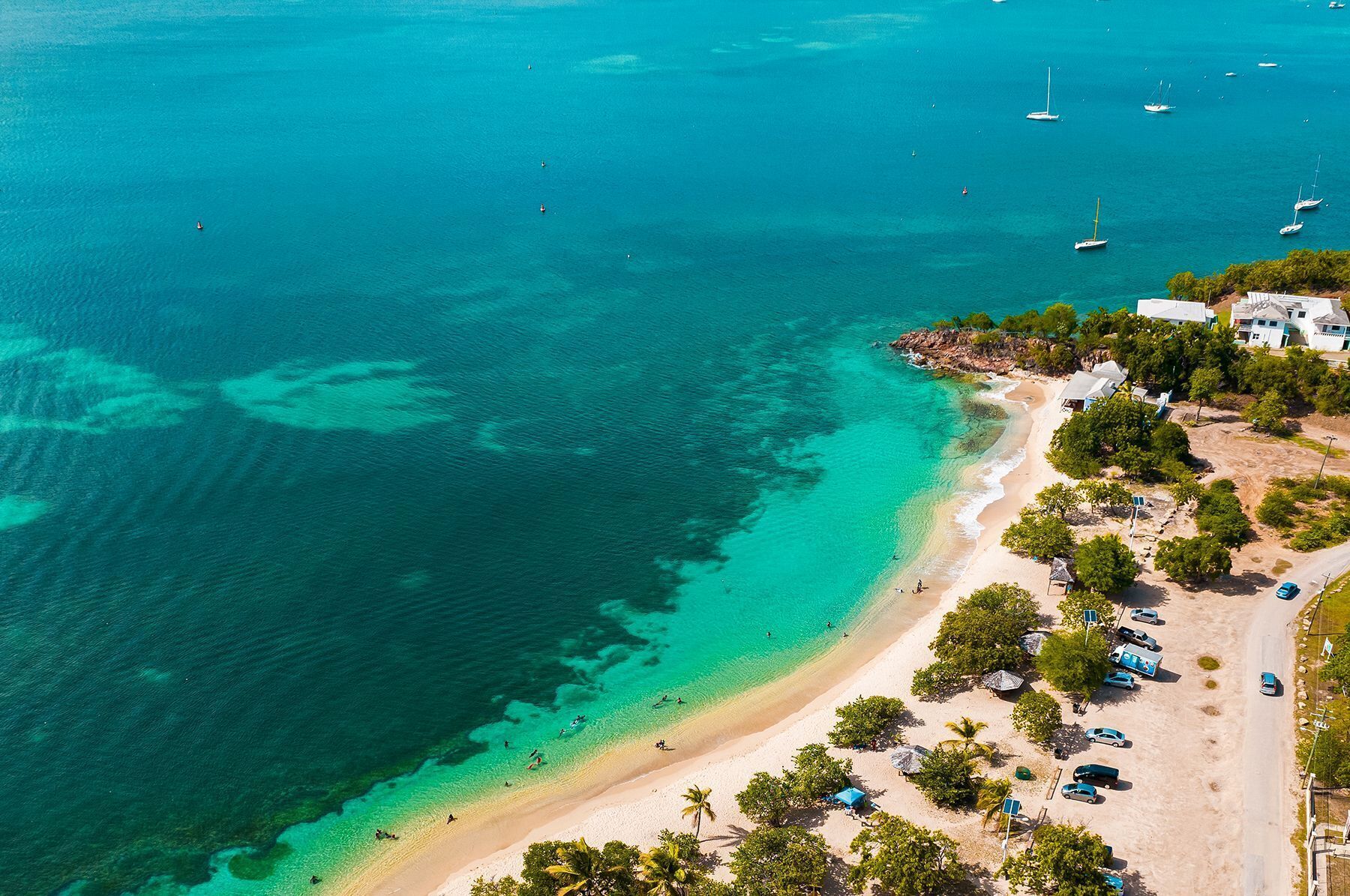 Beach Lovers' paradise. 1 minute to Pigeon Beach, surrounded by national park 