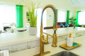 Interior - The Star Apple Getaway offers a panoramic view of the Caribbean Sea (St Ann)