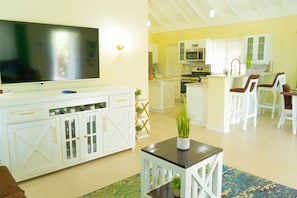 Interior - The Star Apple Getaway offers a panoramic view of the Caribbean Sea (St Ann)