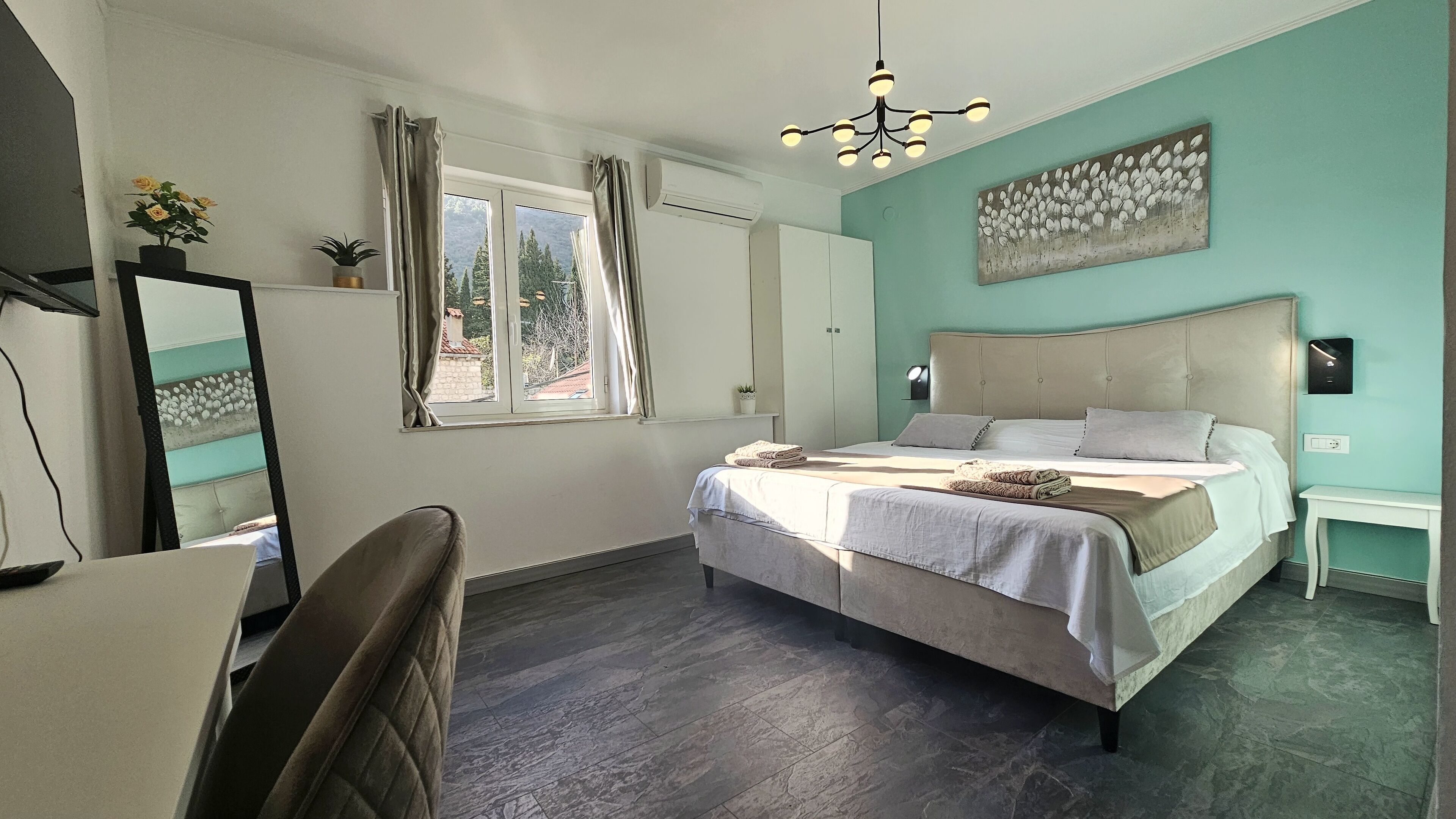 6 bedrooms, WiFi (free)