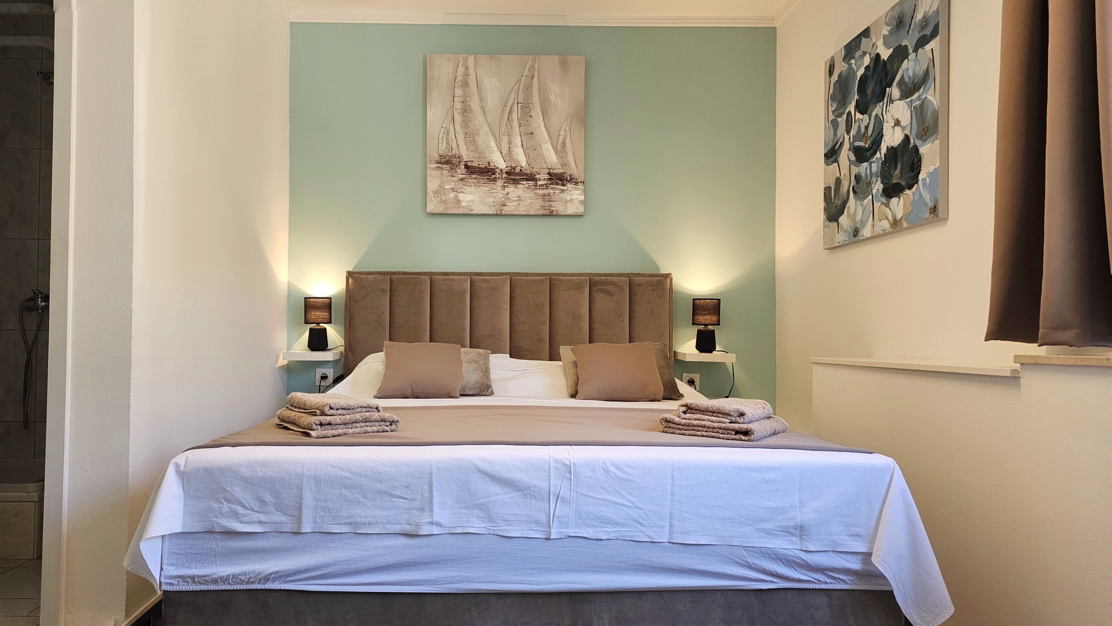 6 bedrooms, WiFi (free)