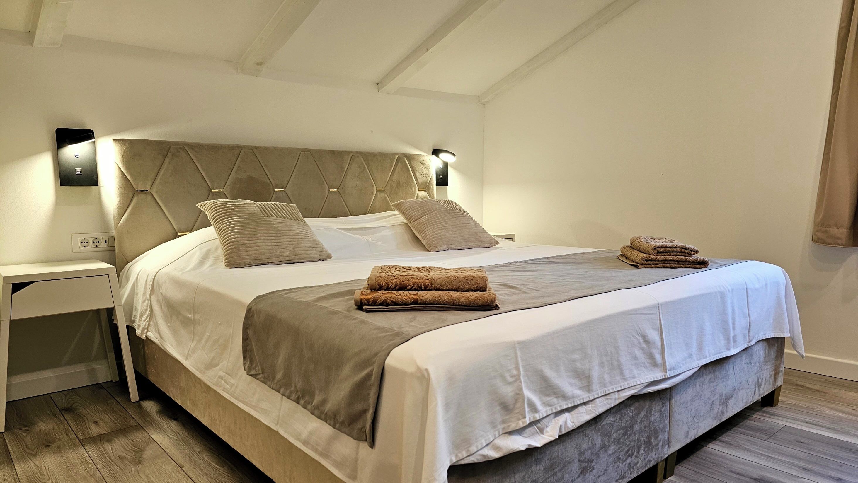 6 bedrooms, WiFi (free)