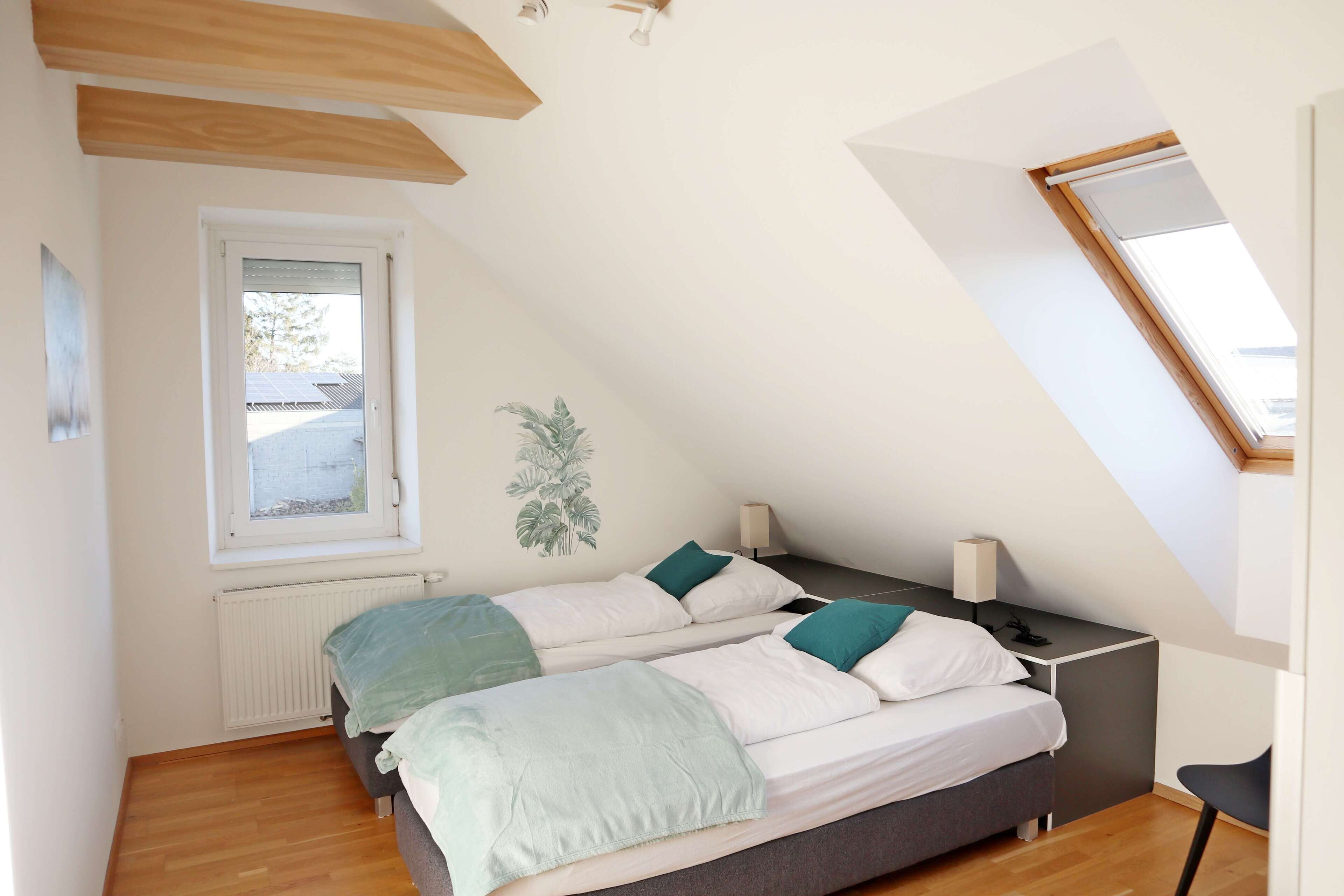 Grand-Apartment, 2 Schlafzimmer | 1 Schlafzimmer, Schreibtisch, laptopgeeigneter Arbeitsplatz