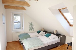 Grand Condo, 2 Bedrooms | 1 bedroom, desk, laptop workspace, soundproofing - Ferienzimmer Reinisch (Tattendorf)