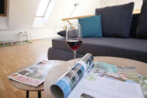 Grand-lejlighed - 2 soveværelser | Opholdsområde