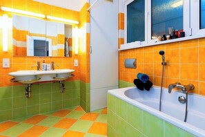 Regadera, amenidades de baño ecológicas, secadora de cabello 
