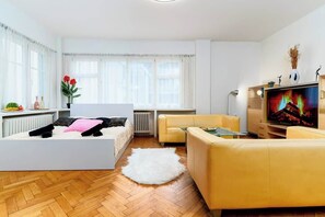 3 habitaciones, tabla de planchar con plancha, wifi y ropa de cama 