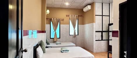 城市三人房, 城市景观 | 防过敏的被褥、特色家居、办公桌、隔音