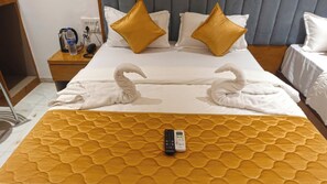 Deluxe Triple Room | Desk, laptop workspace, soundproofing, free WiFi - Hotel Palms Residency  (Mumbai)