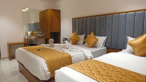 Deluxe Triple Room | Desk, laptop workspace, soundproofing, free WiFi - Hotel Palms Residency  (Mumbai)