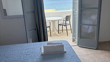 Senior Double Room, 1 Double Bed | In-room safe, blackout curtains, soundproofing, iron/ironing board