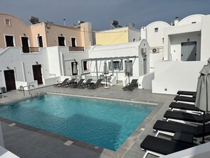 Deluxe Double Room | In-room safe, blackout drapes, soundproofing, iron/ironing board - Tarelis Beach Apartments & Studios (Santorini)