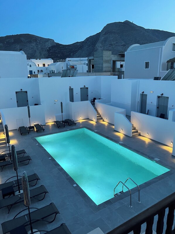 Seasonal outdoor pool