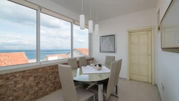 Apartment (Apartment Marcela - Deluxe Two Bedroo) | Esszimmer