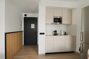 Oven, stovetop, espresso maker, toaster