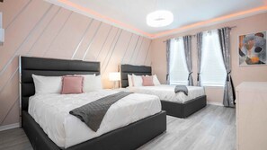 10 habitaciones, escritorio, tabla de planchar con plancha y wifi