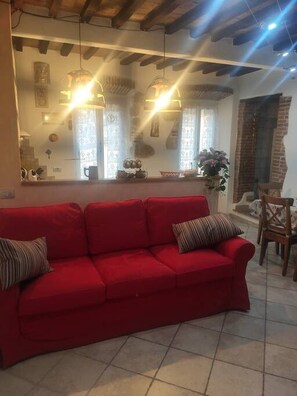 Apartment, 2 Schlafzimmer, Balkon, Gartenblick | Wohnzimmer