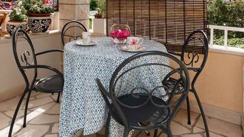 Apartment (Standard One Bedroom Apartment with T) | Terrace/patio