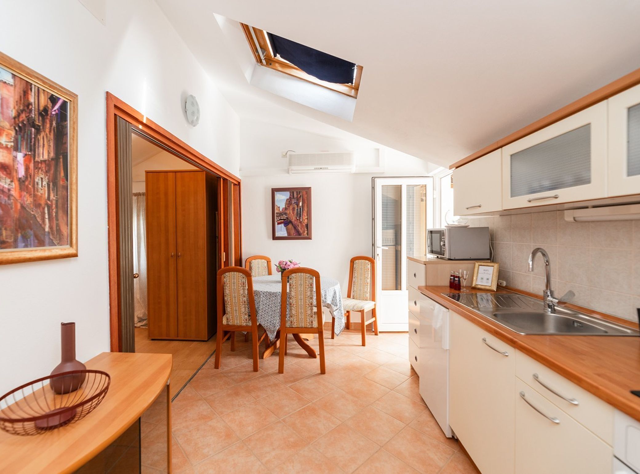 Apartment (Standard One Bedroom Apartment with T) | Private kitchen