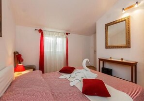 Apartment (One Bedroom Apartment with Terrace) | 3 bedrooms, free WiFi