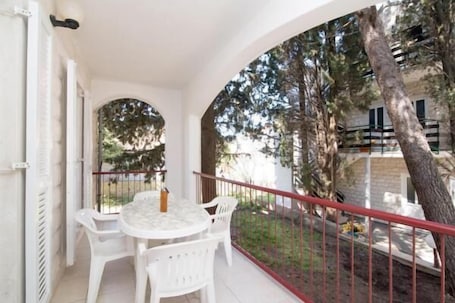 Apartment (Apartments Boguvila - Two-Bedroom Fam) | Terrace/patio