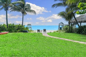 On the beach, sun loungers, beach towels - Oceanfront Villa With Privet Beach Access ! (Fort Lauderdale)
