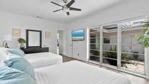 2 bedrooms, in-room safe, iron/ironing board, travel crib - Oceanfront Villa With Privet Beach Access ! (Fort Lauderdale)
