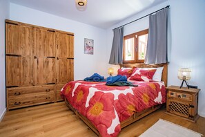 4 bedrooms, iron/ironing board, WiFi, bed sheets - Cozy 200 m² villa, 20 minutes walking to Playa Blanca center (Playa Blanca)
