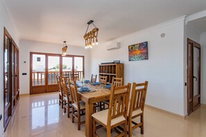 Dining - Cozy 200 m² villa, 20 minutes walking to Playa Blanca center (Playa Blanca)