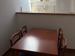 Appartement (Two-Bedroom Apartment with Balcony an) | Dineerruimte