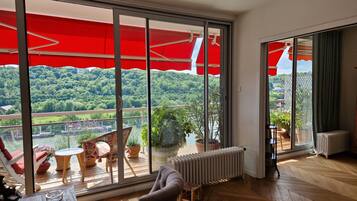 Télévision, livres, médiathÚque