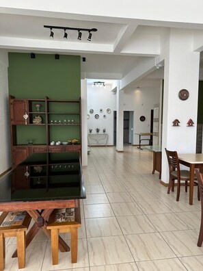 Free daily continental breakfast  - Hotel Vila Germânica  (Blumenau)