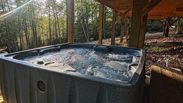 Bañera de hidromasaje al aire libre