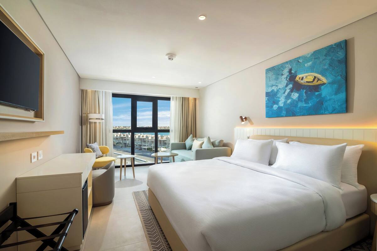 ห้องพัก, เตียงคิงไซส์ 1 เตียง (Guest) | มินิบาร์, ตู้นิรภัยในห้องพัก, เตารีด/โต๊ะรีดผ้า, เปล/เตียงเด็กอ่อน (ฟรี)