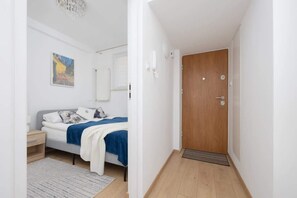 1 chambre, fer et planche à repasser, lit parapluie, Wi-Fi