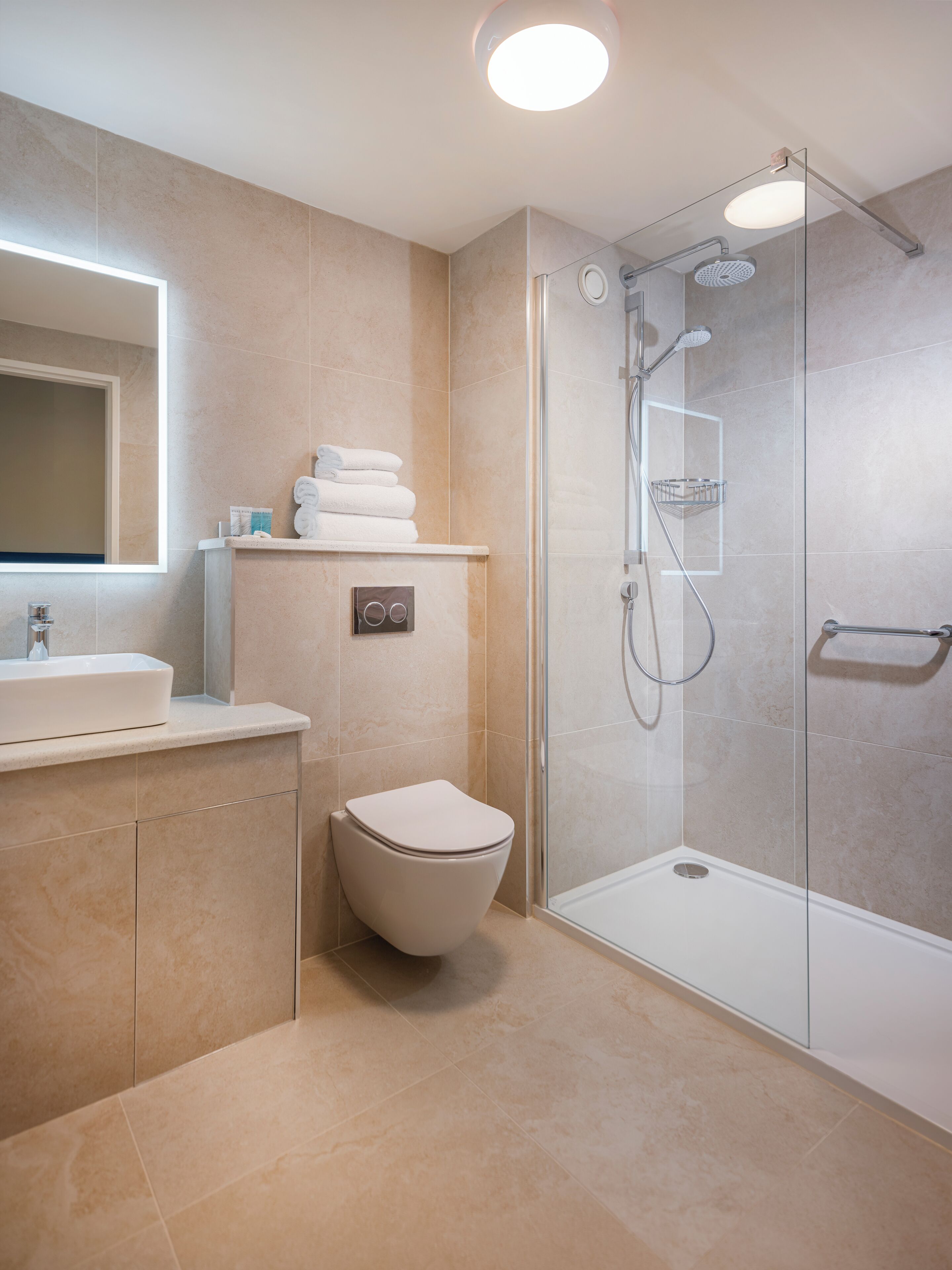 Shower, towels