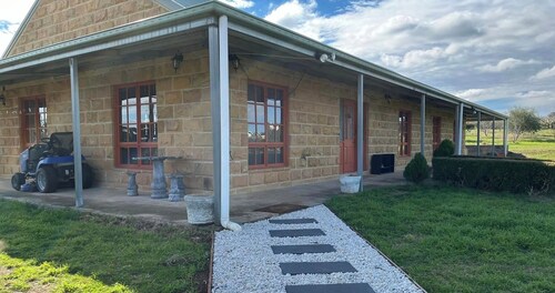 Kathmandu Farmstay: Ping Pong, Pool Table, Netflix, Disney+, Bicycles, PS4