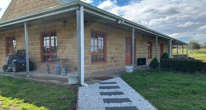 Kathmandu Farmstay: Ping Pong, Pool Table, Netflix, Disney+, Bicycles, PS4