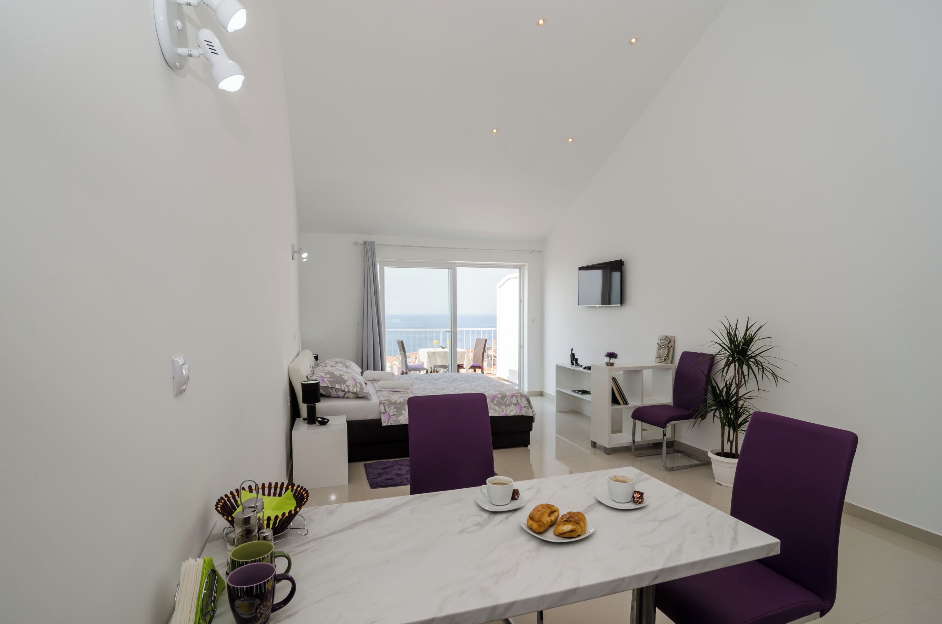 Studio (Ploce Apartments - Studio Apartment w) | Dining room