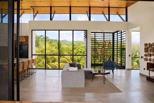 Blue Sol | Hillside Retreat & Ocean Views